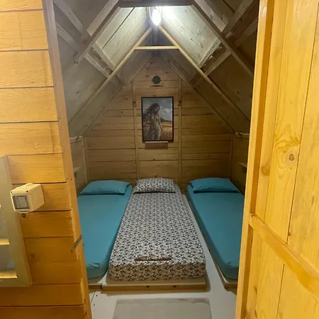 Albania-secret Village Den * Σαράντα