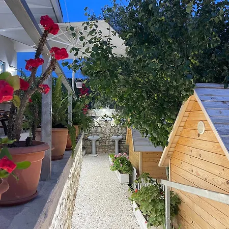 Albania-secret Village Den Κάμπινγκ *