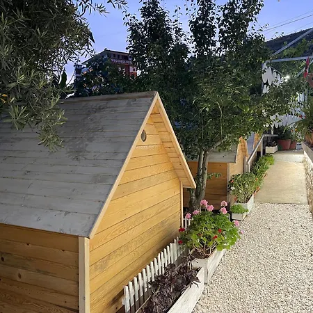 Secret Village Den - Campingplads *
