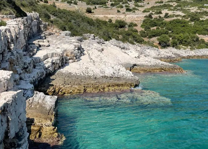 Campsite Albania-secret Village Den