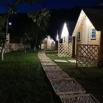 Kemp Albania-secret Village Den *