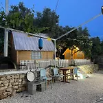 Albania-secret Village Den Sarandë