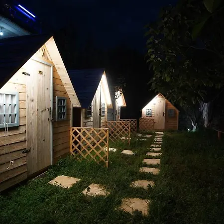 Albania-secret Village Den Kemping *