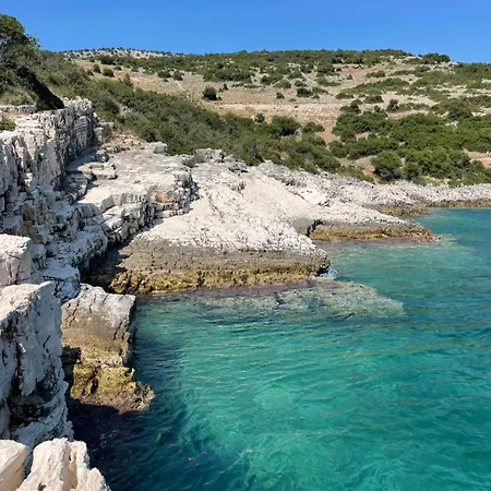 Campsite Albania-secret Village Den
