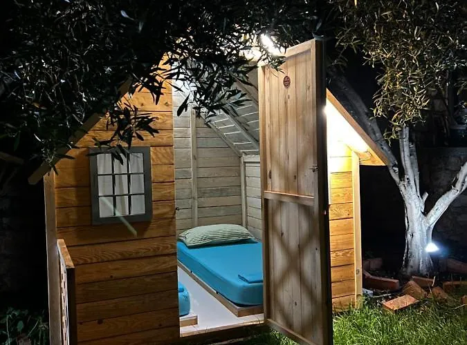 Albania-secret Village Den キャンプ場