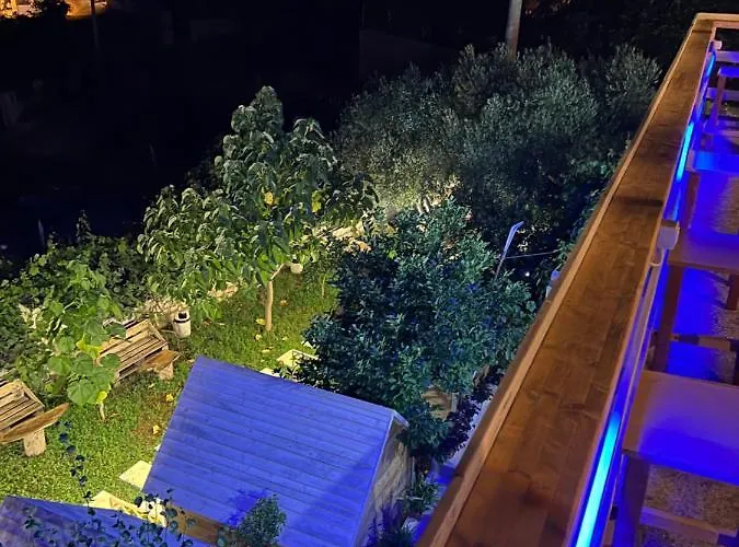 Albania-secret Village Den キャンプ場